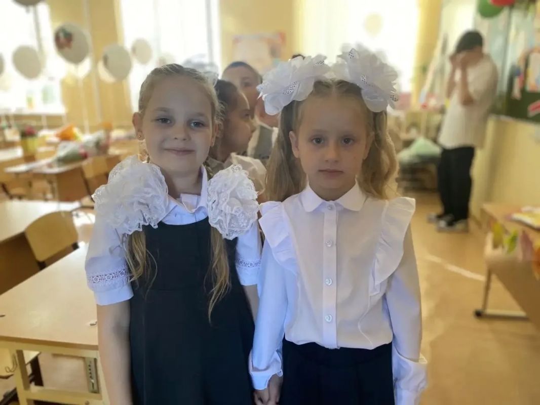 Сегодня в Новочеркасске прошли торжественные линейки, посвященные началу учебного года Сегодня в Новочеркасске прошли торжественные линейки, посвященные началу учебного года