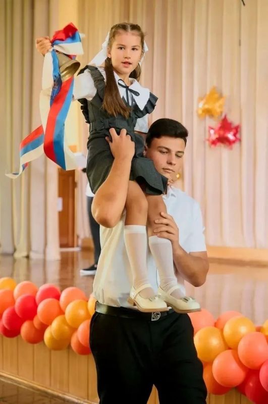 Сегодня в Новочеркасске прошли торжественные линейки, посвященные началу учебного года Сегодня в Новочеркасске прошли торжественные линейки, посвященные началу учебного года
