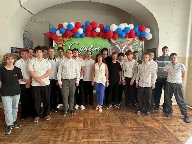 Сегодня колледжи Новочеркасска распахнули двери для студентов и первокурсников — в Новочеркасском колледже промышленных технологий и управления, Машиностроительном, Геологоразведочном, Медицинском, Строительном... Сегодня колледжи Новочеркасска распахнули двери для студентов и первокурсников — в Новочеркасском колледже промышленных технологий и управления, Машиностроительном, Геологоразведочном, Медицинском, Строительном...