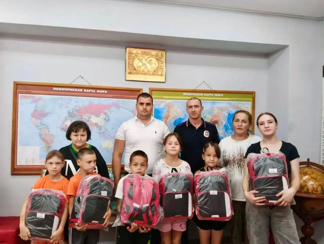 В Ростовской области сотрудники полиции продолжают учувствовать во акции «Помоги пойти учиться» В Ростовской области сотрудники полиции продолжают учувствовать во акции «Помоги пойти учиться»