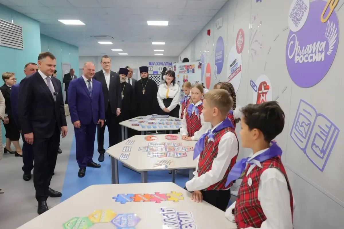Юрий Слюсарь: Побывал в ещё одной открывшейся сегодня новой школе - в микрорайоне «Вертолетное поле» в Западном жилом массиве Юрий Слюсарь: Побывал в ещё одной открывшейся сегодня новой школе - в микрорайоне «Вертолетное поле» в Западном жилом массиве
