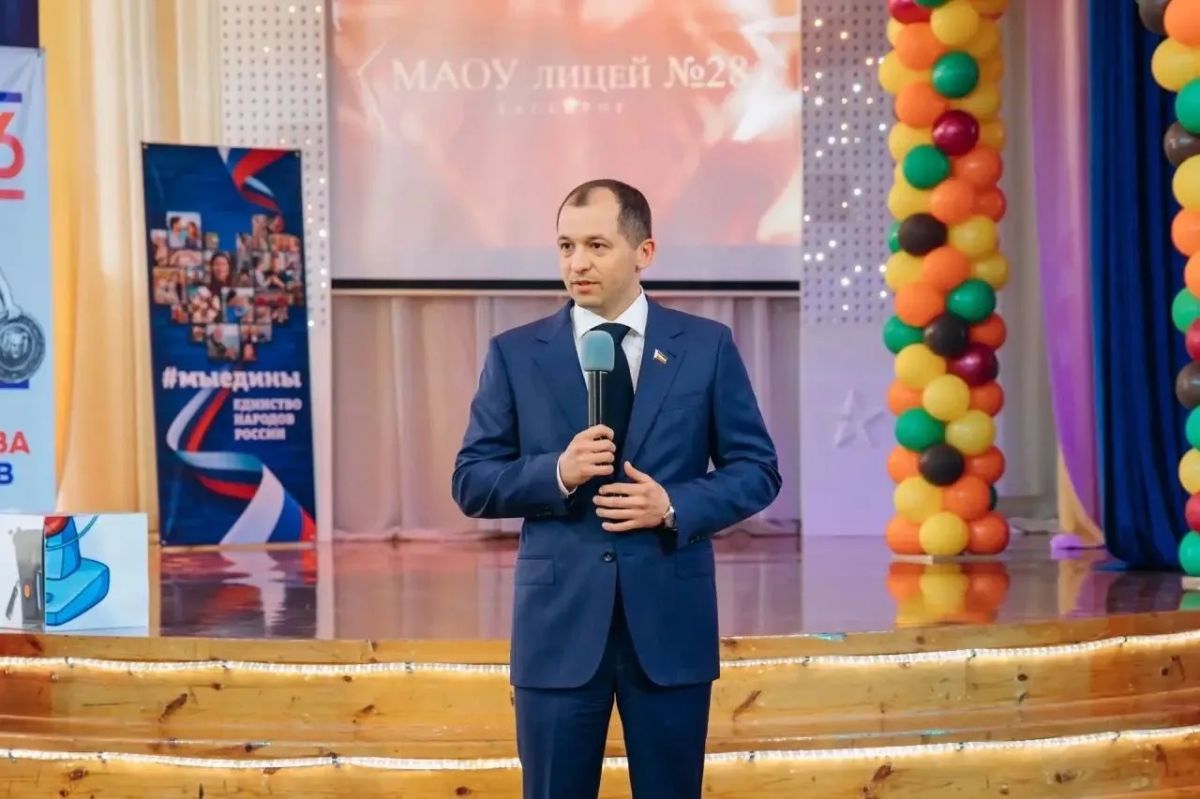 1 сентября по всей стране прозвучали первые школьные звонки 1 сентября по всей стране прозвучали первые школьные звонки