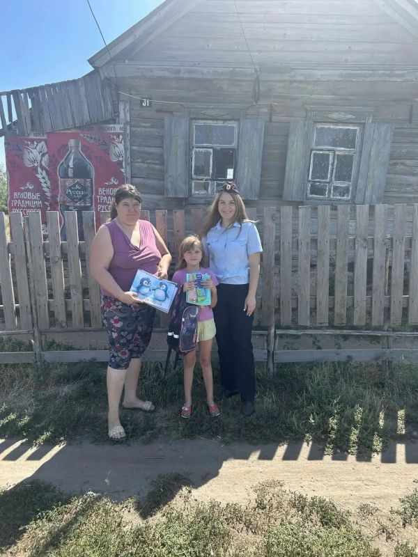 В Ростовской области сотрудники полиции продолжают учувствовать во акции «Помоги пойти учиться» В Ростовской области сотрудники полиции продолжают учувствовать во акции «Помоги пойти учиться»