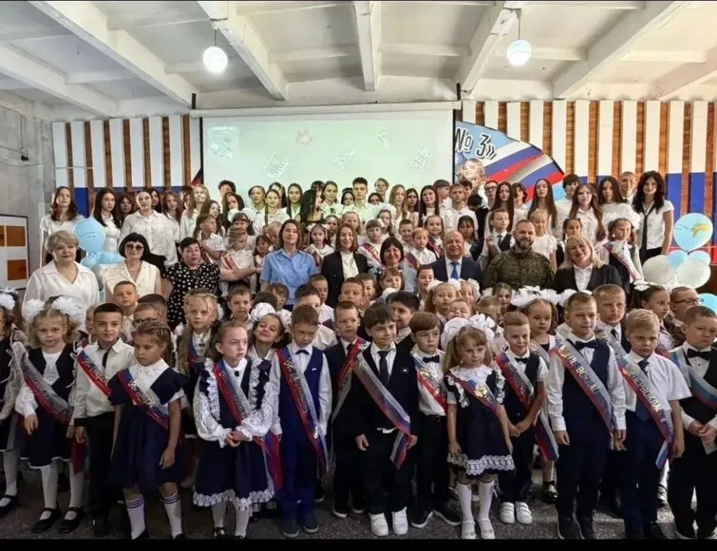 Визит прокуроров в школы города Шахты: как с 1 сентября закладываются основы законопослушного поведения Визит прокуроров в школы города Шахты: как с 1 сентября закладываются основы законопослушного поведения