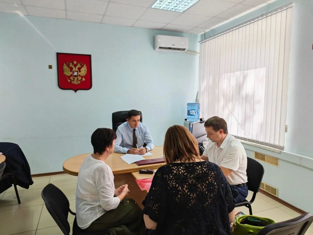 В Шахтах на приёме граждан обсудили вопросы благоустройства территорий и модернизации коммунальных сетей В Шахтах на приёме граждан обсудили вопросы благоустройства территорий и модернизации коммунальных сетей