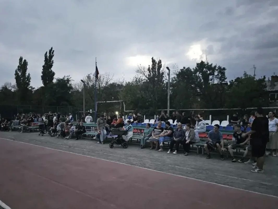 «Кинотеатр под звёздами»: в посёлке Красина прошёл вечер доброго кино и безопасности «Кинотеатр под звёздами»: в посёлке Красина прошёл вечер доброго кино и безопасности