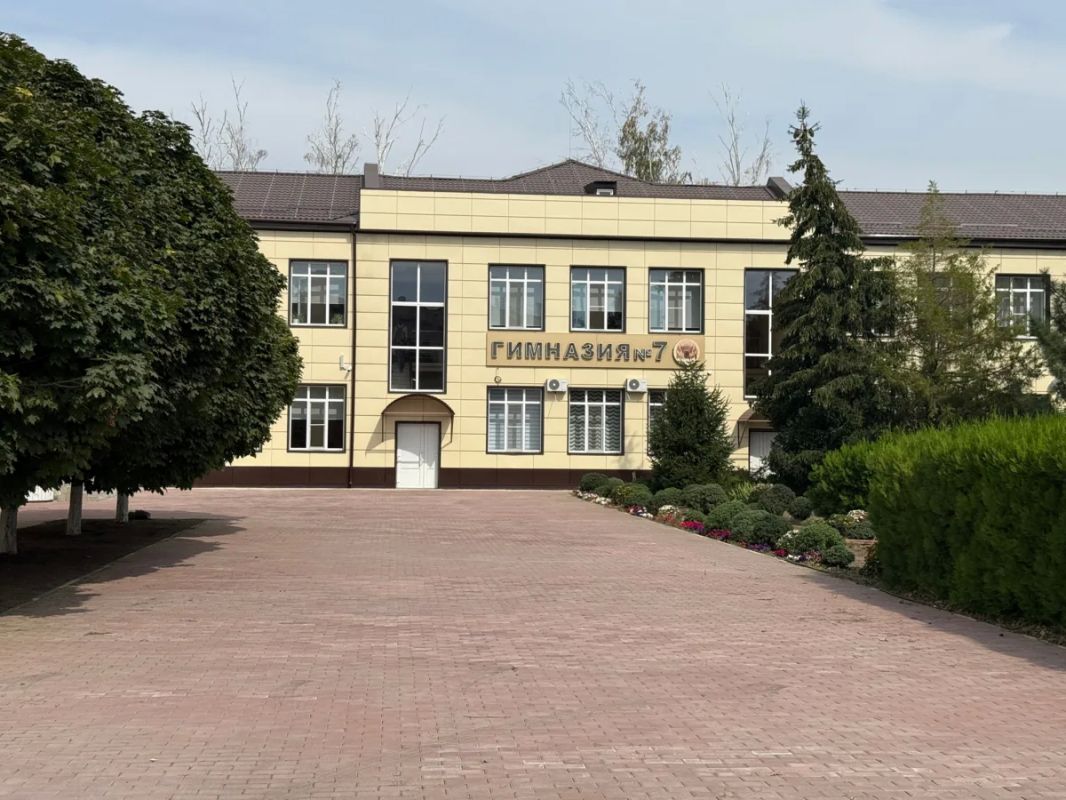 В школах Батайска продолжаются тренировки по пожарной безопасности В школах Батайска продолжаются тренировки по пожарной безопасности