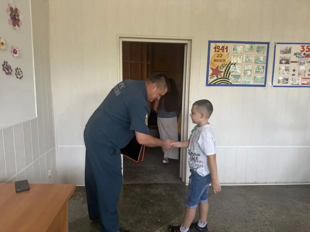 В Новочеркасске поздравили первоклассников с новым учебным годом В Новочеркасске поздравили первоклассников с новым учебным годом