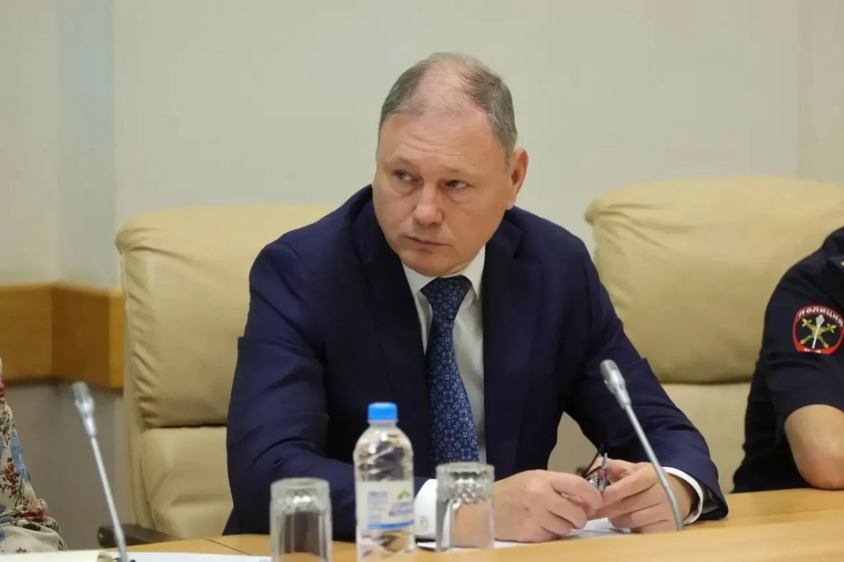 Юрий Слюсарь: Сегодня на оперативном совещании обсудили, как идет работа по ликвидации последствий атаки БПЛА в целом по области Юрий Слюсарь: Сегодня на оперативном совещании обсудили, как идет работа по ликвидации последствий атаки БПЛА в целом по области
