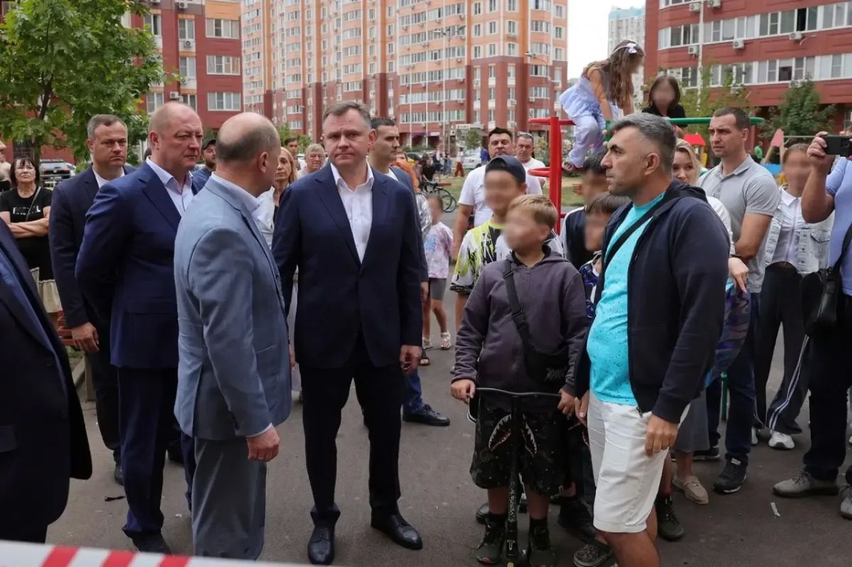 Юрий Слюсарь: Сегодня на оперативном совещании обсудили, как идет работа по ликвидации последствий атаки БПЛА в целом по области Юрий Слюсарь: Сегодня на оперативном совещании обсудили, как идет работа по ликвидации последствий атаки БПЛА в целом по области