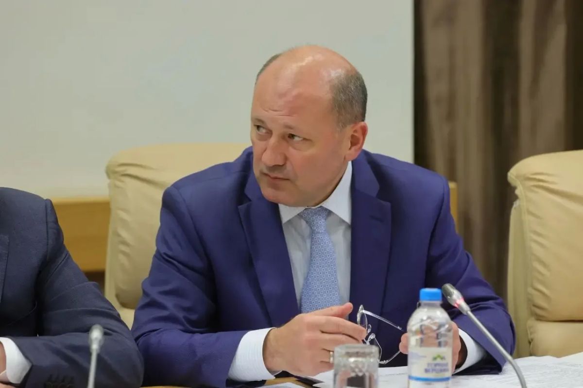 Юрий Слюсарь: Сегодня на оперативном совещании обсудили, как идет работа по ликвидации последствий атаки БПЛА в целом по области Юрий Слюсарь: Сегодня на оперативном совещании обсудили, как идет работа по ликвидации последствий атаки БПЛА в целом по области