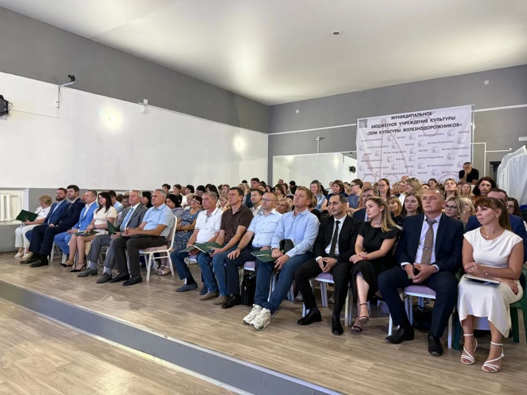 Принял участие в заседании политического совета Батайского местного отделения партии «Единая Россия» Принял участие в заседании политического совета Батайского местного отделения партии «Единая Россия»