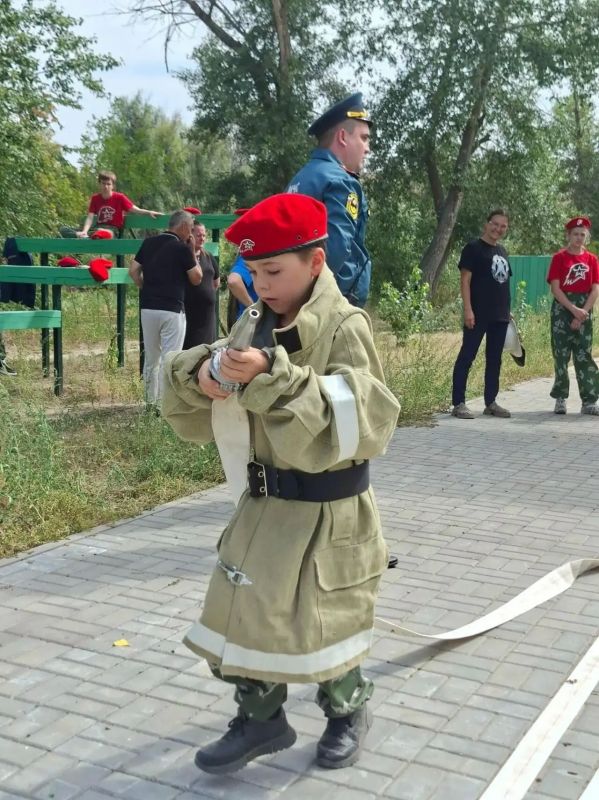 Настоящий боевой день: юнармейцы осваивали профессию спасателя! Настоящий боевой день: юнармейцы осваивали профессию спасателя!
