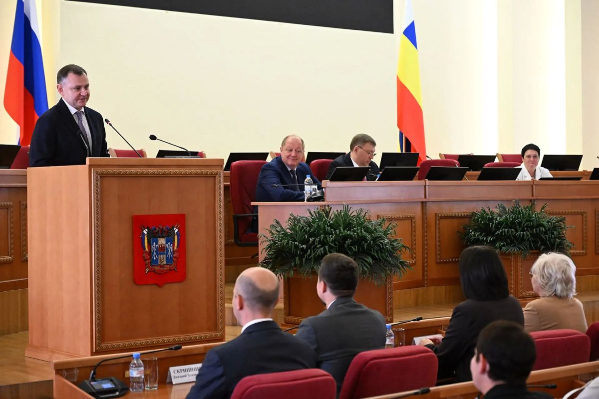 Губернатор Ростовской области Юрий Слюсарь и Председатель Законодательного Собрания Ростовской области Александр Ищенко поздравили с профессиональным праздником работников финансовых органов Дона и, прежде всего... Губернатор Ростовской области Юрий Слюсарь и Председатель Законодательного Собрания Ростовской области Александр Ищенко поздравили с профессиональным праздником работников финансовых органов Дона и, прежде всего...