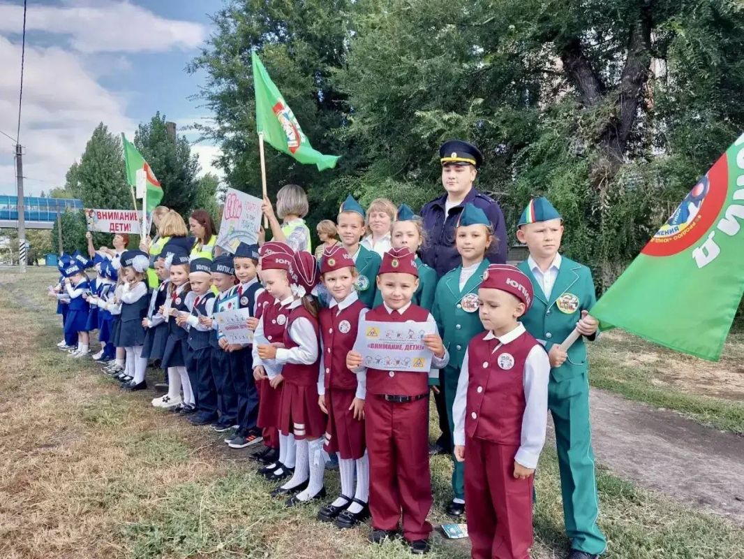 «Внимание, Дети!». В рамках областной акции «ВНИМАНИЕ, ДЕТИ!» Состоялась совместная профилактическая акция с участием команд ЮПИД и отряда ЮИД В целях предупреждения детского дорожно-транспортного травматизма и повышения... «Внимание, Дети!». В рамках областной акции «ВНИМАНИЕ, ДЕТИ!» Состоялась совместная профилактическая акция с участием команд ЮПИД и отряда ЮИД В целях предупреждения детского дорожно-транспортного травматизма и повышения...