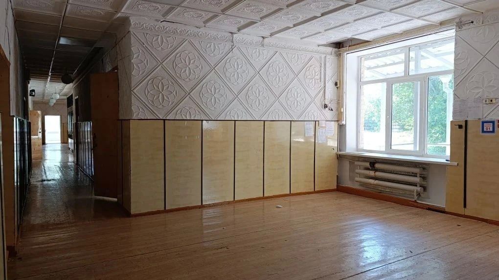 В Тацинском районе продают здание бывшей школы почти за бесценок В Тацинском районе продают здание бывшей школы почти за бесценок