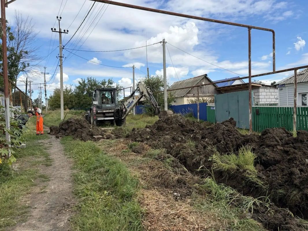 В Шахтах приступили к замене аварийного участка на сетях водоснабжения в микрорайоне Воровского В Шахтах приступили к замене аварийного участка на сетях водоснабжения в микрорайоне Воровского