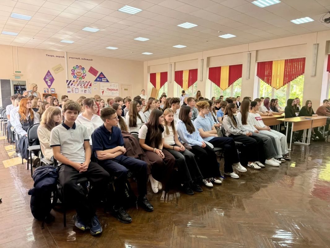 В преддверии Всемирного дня оказания первой помощи, который ежегодно отмечается во вторую субботу сентября, в лицее № 7 состоялся обучающий мастер-класс для учащихся В преддверии Всемирного дня оказания первой помощи, который ежегодно отмечается во вторую субботу сентября, в лицее № 7 состоялся обучающий мастер-класс для учащихся