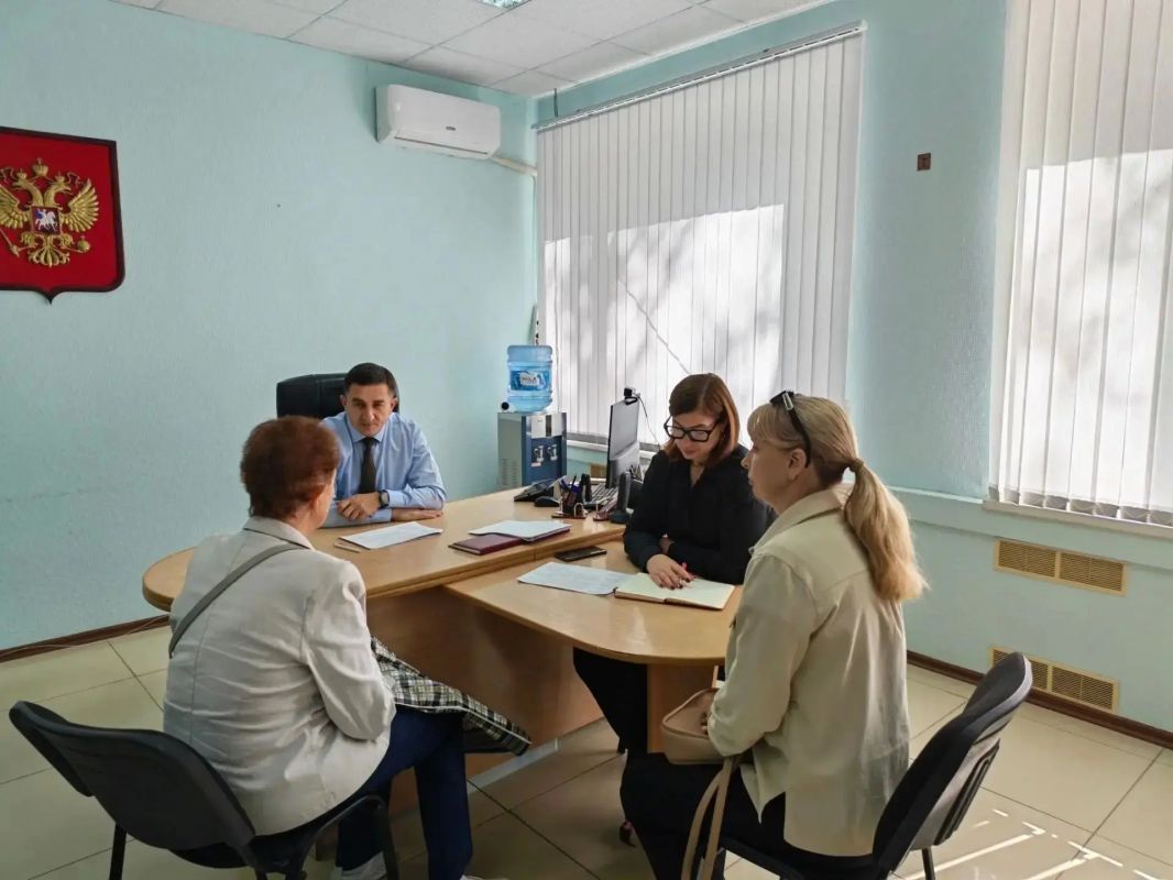 Заместитель главы администрации Сергей Федосеев провёл приём граждан Заместитель главы администрации Сергей Федосеев провёл приём граждан