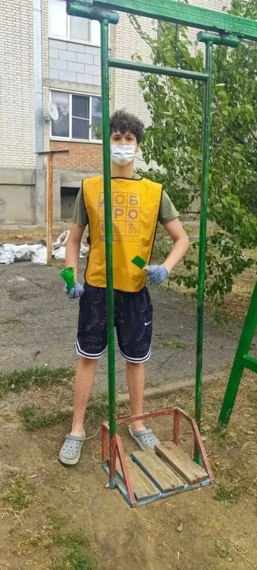 В Шахтах завершен этап работ по обновлению детской площадки на улице Рылеева В Шахтах завершен этап работ по обновлению детской площадки на улице Рылеева