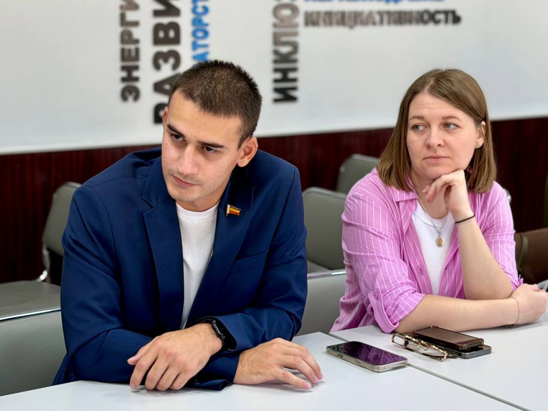 Сегодня в колледже промышленных технологий и управления прошла встреча в рамках образовательной программы по основам финансовой грамотности Сегодня в колледже промышленных технологий и управления прошла встреча в рамках образовательной программы по основам финансовой грамотности