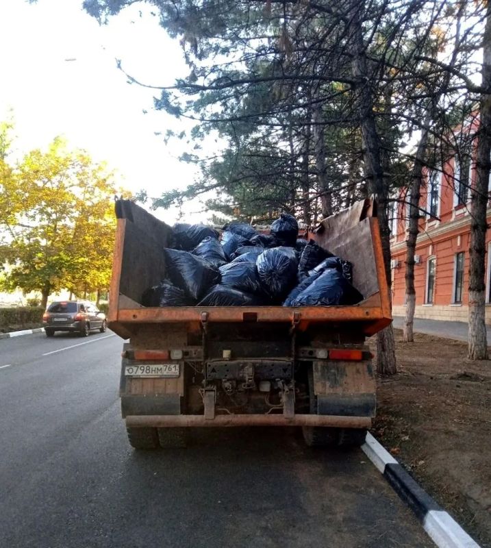 Продолжаем работу по наведению порядка на улицах Новочеркасска Продолжаем работу по наведению порядка на улицах Новочеркасска