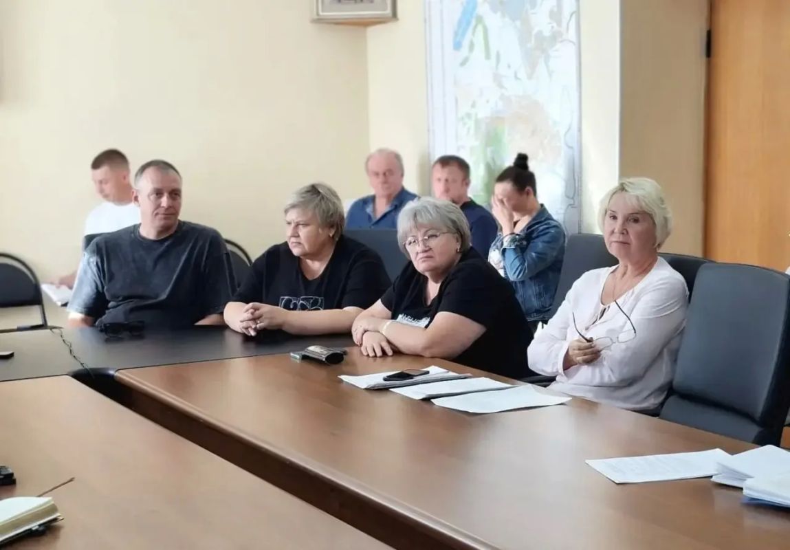 В Новочеркасске прошло заседание штаба по подготовке к осенне-зимнему периоду под руководством директора департамента ЖКХ Дениса Всеволожского В Новочеркасске прошло заседание штаба по подготовке к осенне-зимнему периоду под руководством директора департамента ЖКХ Дениса Всеволожского