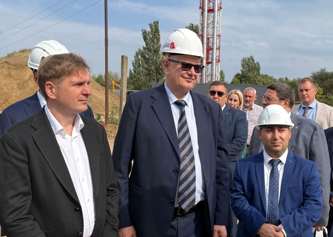 Накануне, 14 сентября, Таганрог с рабочим визитом посетил первый заместитель председателя Совета Федерации РФ Андрей Яцкин Накануне, 14 сентября, Таганрог с рабочим визитом посетил первый заместитель председателя Совета Федерации РФ Андрей Яцкин