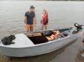 Под Ростовом волна от судна перевернула лодку с пятью рыбаками
