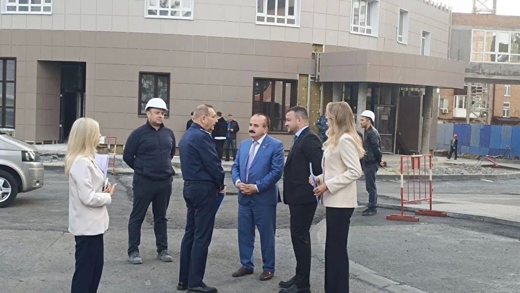 16 сентября 2026 года руководителем Управления Федерального казначейства по Ростовской области Бородулиным Валерием Юрьевичем проведены рабочие совещания на объектах капитального строительства: 16 сентября 2026 года руководителем Управления Федерального казначейства по Ростовской области Бородулиным Валерием Юрьевичем проведены рабочие совещания на объектах капитального строительства: