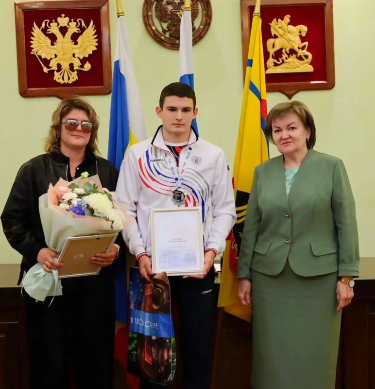 Город Шахты гордится своими чемпионами! Город Шахты гордится своими чемпионами!