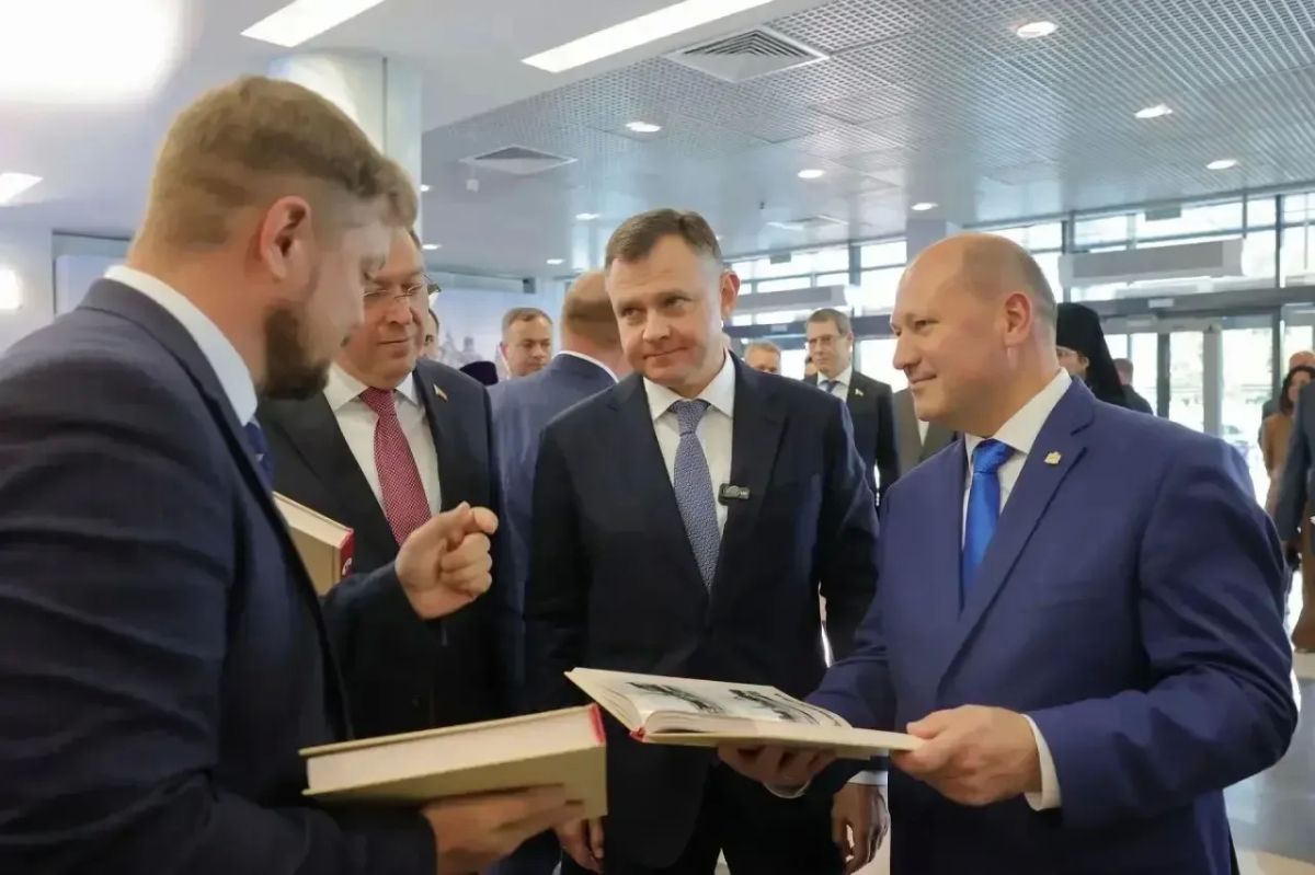 Александр Скрябин: Вместе с Губернатором Ростовской области Ю.Б. Слюсарем, председателем Законодательного Собрания А.В. Ищенко приняли участие в презентации книги «Андрей Матвеевич Байков: образ в истории Ростова-на-Дону»