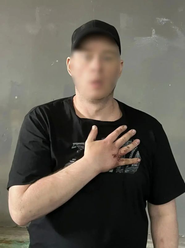 В дежурную часть Отдела полиции № 8 Управления МВД России по городу Ростову-на-Дону поступило сообщение ростовчанина о повреждении его автомобиля в Советском районе города