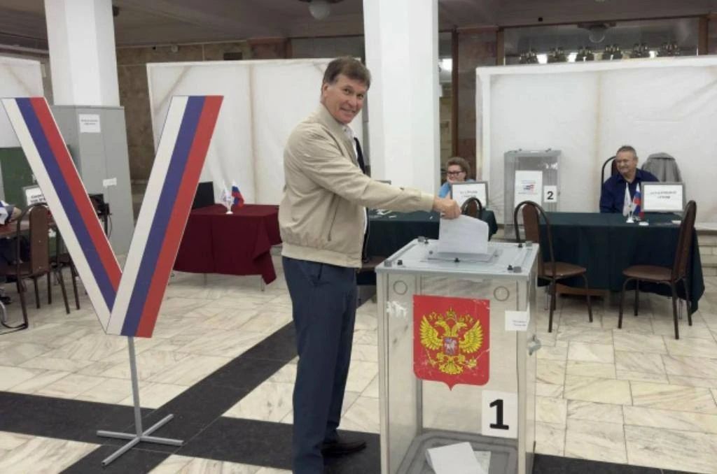 Донские парламентарии проголосовали на выборах депутатов Государственной Думы Донские парламентарии проголосовали на выборах депутатов Государственной Думы