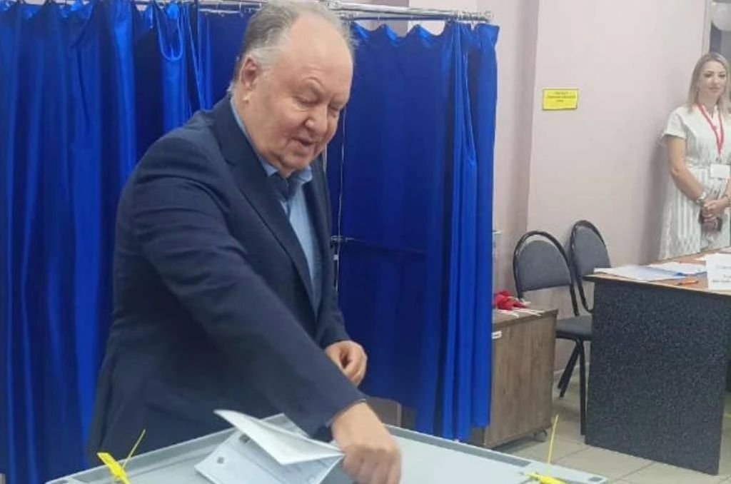 Донские парламентарии проголосовали на выборах депутатов Государственной Думы Донские парламентарии проголосовали на выборах депутатов Государственной Думы