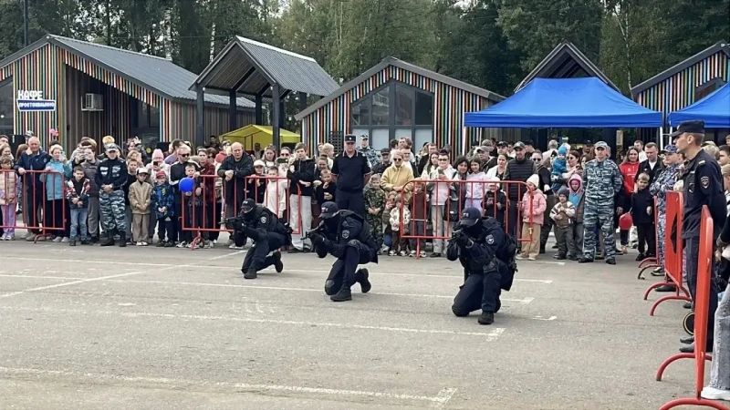 В Егорьевске прошла акция «Один день с полицией Подмосковья» В Егорьевске прошла акция «Один день с полицией Подмосковья»