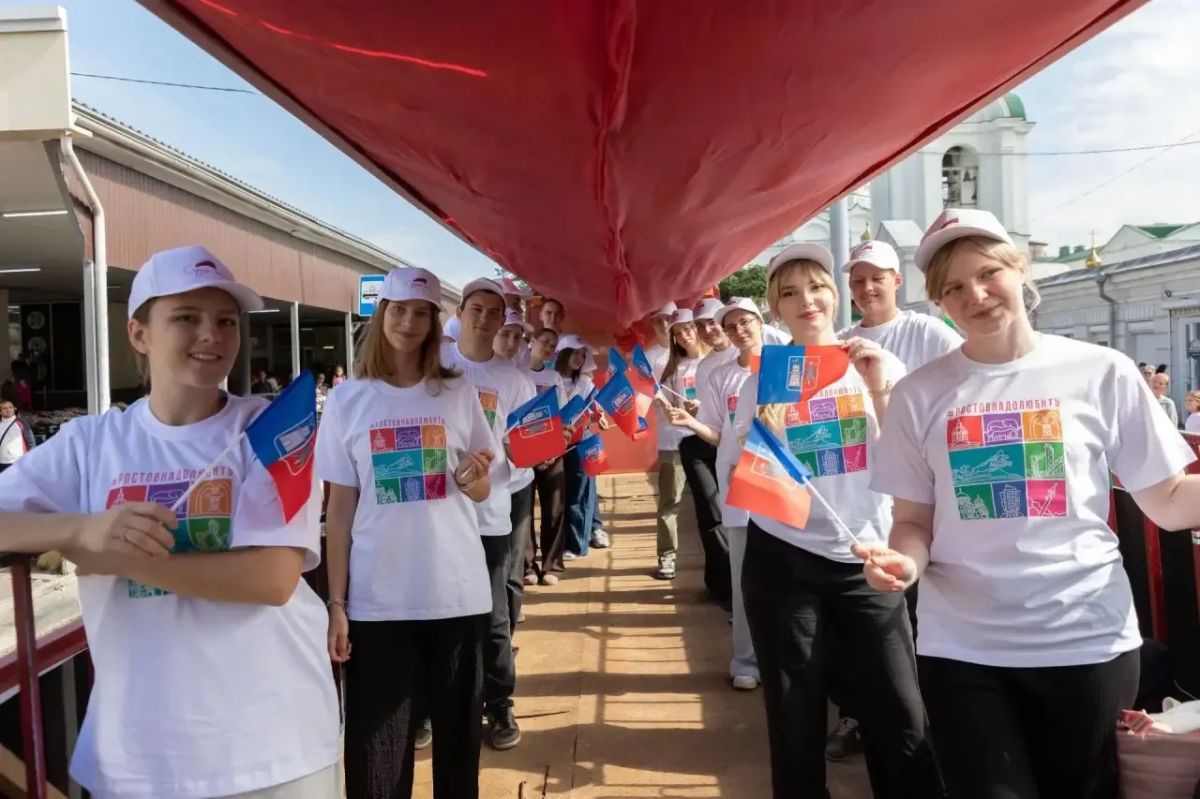 Александр Скрябин: Сегодня ростовчане и гости города могли наблюдать необычную трамвайную платформу Александр Скрябин: Сегодня ростовчане и гости города могли наблюдать необычную трамвайную платформу