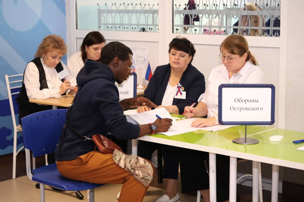 Явка на выборах депутатов Госдумы в Ростовской области на 15.00 19 сентября достигла почти 45 % Явка на выборах депутатов Госдумы в Ростовской области на 15.00 19 сентября достигла почти 45 %