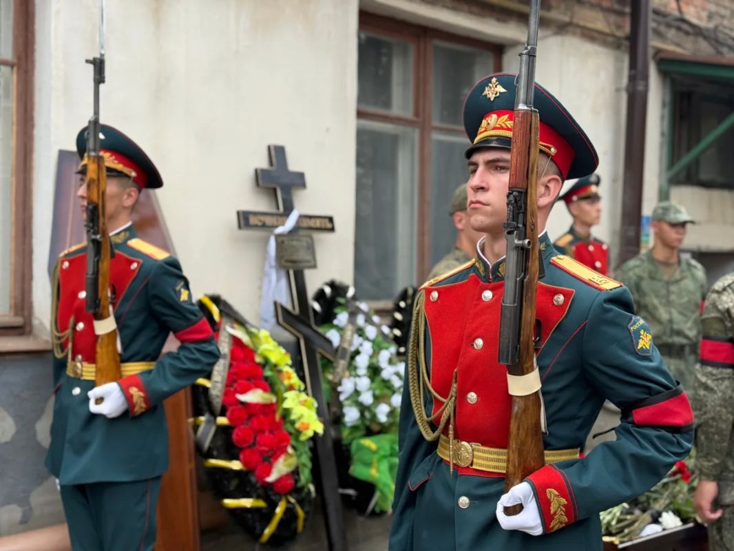 Сегодня Батайск проводил в последний путь Григория Николаевича Кравцова – участника Великой Отечественной войны, Почётного гражданина нашего города Сегодня Батайск проводил в последний путь Григория Николаевича Кравцова – участника Великой Отечественной войны, Почётного гражданина нашего города