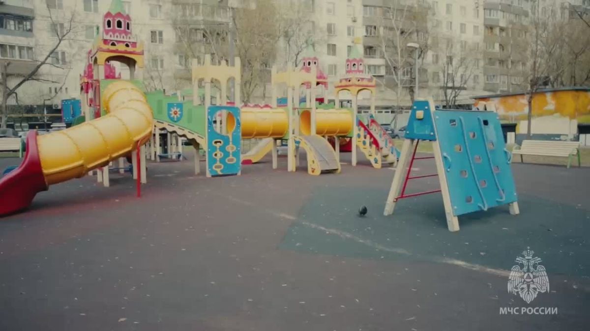 Родителям на заметку Безопасность на детской площадке - это важно!