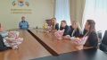 Встретился с артистами Муниципального академического хора Новочеркасска — они с радостью поделились впечатлениями от поездки в Екатеринбург! Масштаб, атмосфера, выступление на одной площадке со звёздами мировой величины —...