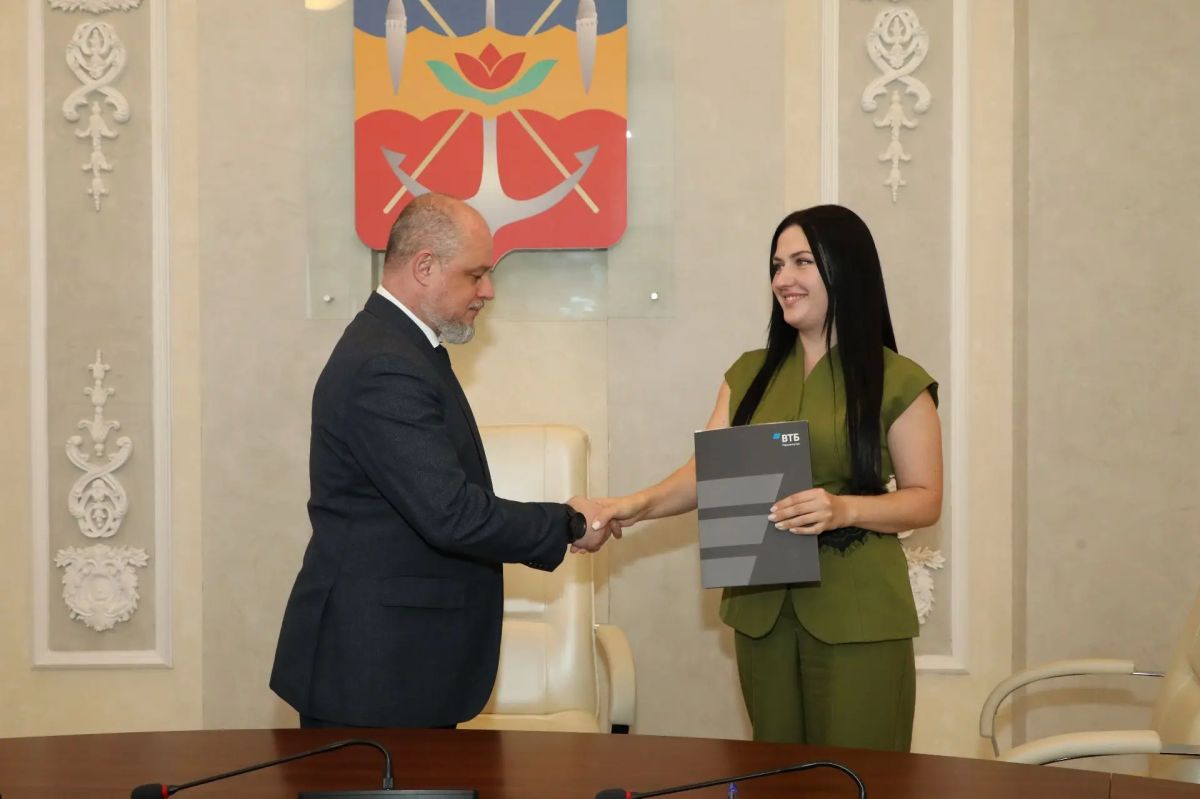 Сегодня подписал соглашение о сотрудничестве между Администрацией города Волгодонска и банком ВТБ Сегодня подписал соглашение о сотрудничестве между Администрацией города Волгодонска и банком ВТБ