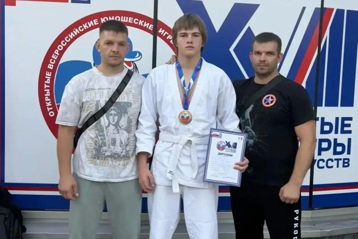 Шахтинские спортсмены завоевали медали на юношеских играх боевых искусств Шахтинские спортсмены завоевали медали на юношеских играх боевых искусств