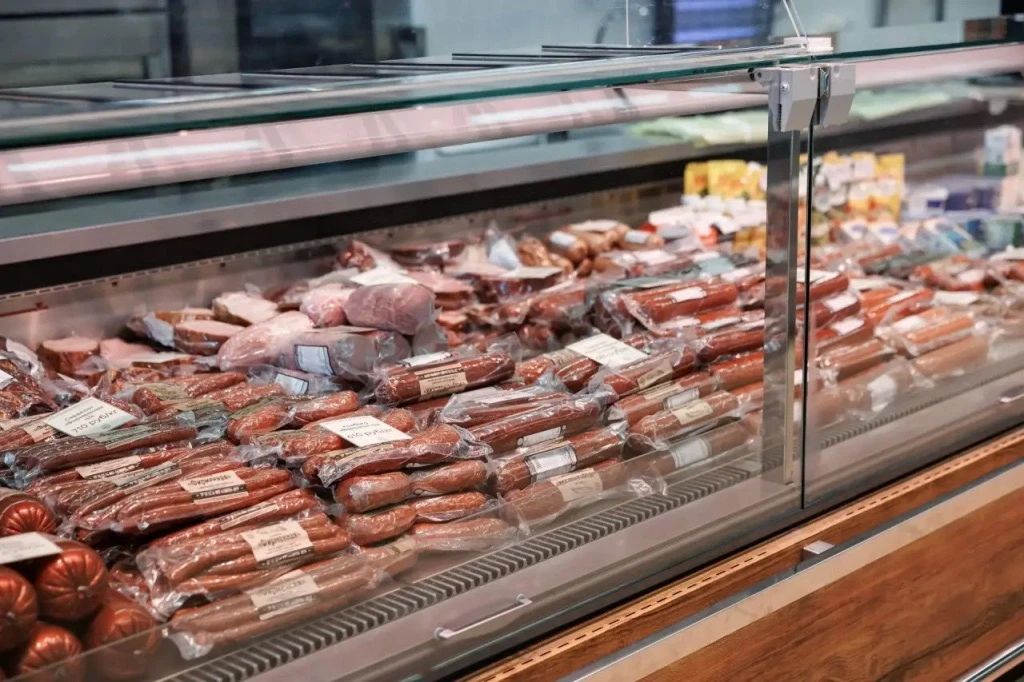 Донским журналистам показали работу мясоперерабатывающего предприятия на юге области Донским журналистам показали работу мясоперерабатывающего предприятия на юге области