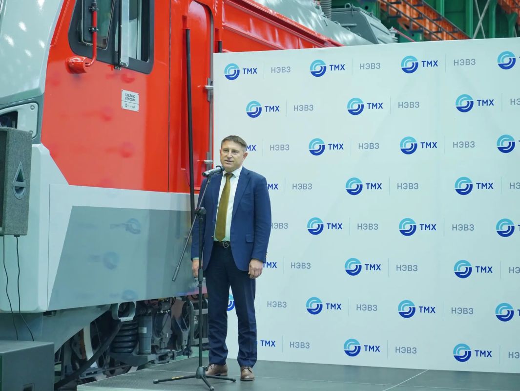На Новочеркасском электровозостроительном заводе (НЭВЗ) состоялись масштабные праздничные мероприятия, посвящённые профессиональному празднику — Дню машиностроителя На Новочеркасском электровозостроительном заводе (НЭВЗ) состоялись масштабные праздничные мероприятия, посвящённые профессиональному празднику — Дню машиностроителя