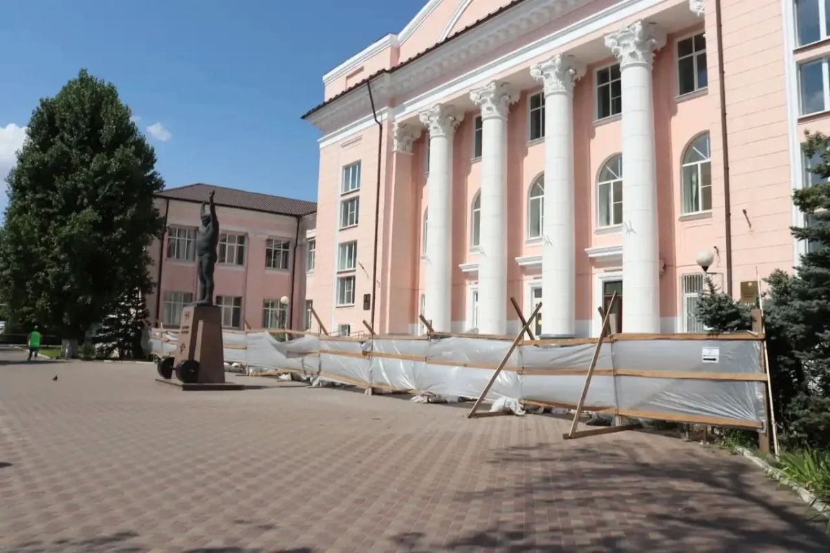 Дворец спорта обрёл новый облик благодаря проекту «Сделаем вместе» Дворец спорта обрёл новый облик благодаря проекту «Сделаем вместе»