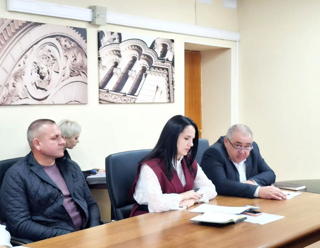Продолжаем готовить городское хозяйство к зиме - это попрежнему главная задача, ведь от неё зависит комфорт и безопасность каждой семьи Продолжаем готовить городское хозяйство к зиме - это попрежнему главная задача, ведь от неё зависит комфорт и безопасность каждой семьи