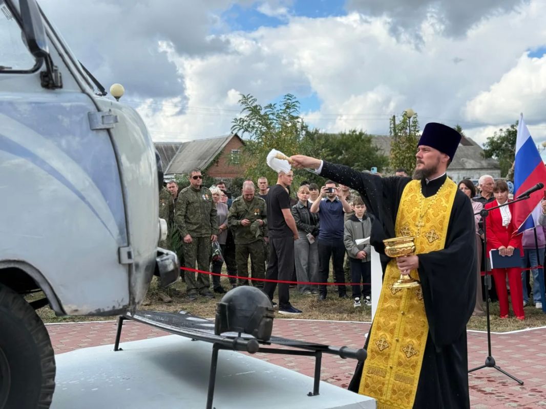 Сегодня в парке Дружбы народов открыли мемориал «Живым и павшим медикам СВО» Сегодня в парке Дружбы народов открыли мемориал «Живым и павшим медикам СВО»
