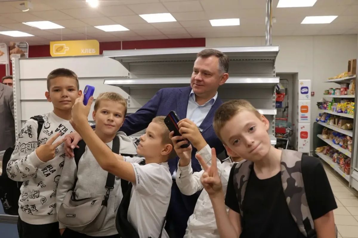 Юрий Слюсарь: Сегодня работал в Волгодонске. Осмотрел несколько объектов, по которым ранее были вопросы и давались поручения Юрий Слюсарь: Сегодня работал в Волгодонске. Осмотрел несколько объектов, по которым ранее были вопросы и давались поручения