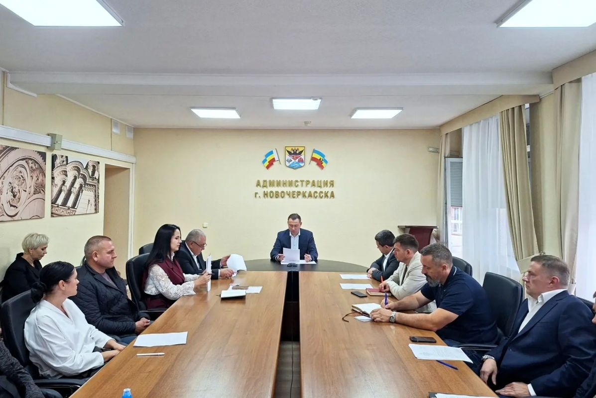 Продолжаем готовить городское хозяйство к зиме - это попрежнему главная задача, ведь от неё зависит комфорт и безопасность каждой семьи Продолжаем готовить городское хозяйство к зиме - это попрежнему главная задача, ведь от неё зависит комфорт и безопасность каждой семьи